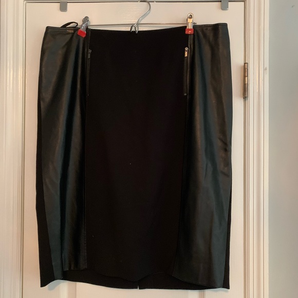 Too big - Picture 1 of 4